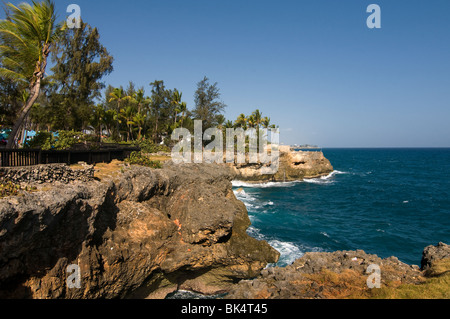 Vista panoramica del litorale roccioso circondano Santo Domingo Repubblica Dominicana Foto Stock