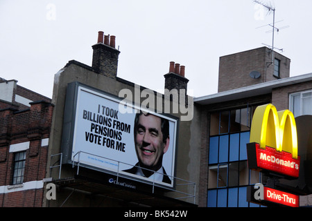 2010 Partito Conservatore poster con Gordon Brown a Londra Foto Stock