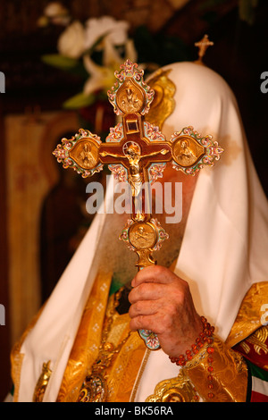 Mosca il Patriarca Ortodosso Alessio II tenendo un crocifisso, Parigi, Francia, Europa Foto Stock