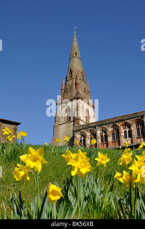 La Chiesa di San James in primavera, Southam, Warwickshire, Inghilterra, Regno Unito Foto Stock