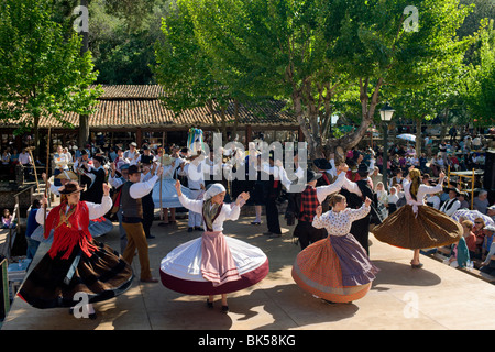 Il Portogallo, Algarve, Alte Festival, Troupe Folkdancing dal Nord del Portogallo, il Minho Foto Stock