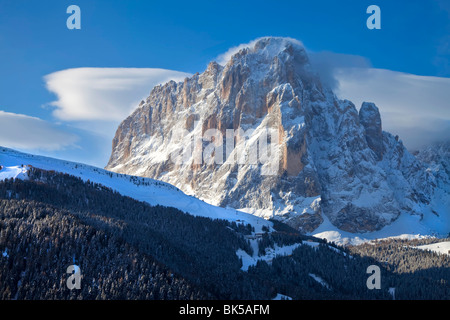 Sassolungo montagna, 3181m, Val Gardena, Dolomiti, Alto Adige, Trentino Alto Adige, Italia, Europa Foto Stock