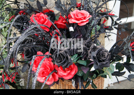 Rose rosse e nere (rosa) Foto Stock