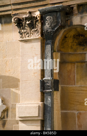 Sul tetto del Wollaton Hall di Nottingham, Inghilterra, Regno Unito Foto Stock