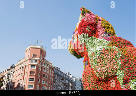 Cucciolo di cane fiore scultura di Jeff Koons, Bilbao, Paesi Baschi, Spagna, Europa Foto Stock
