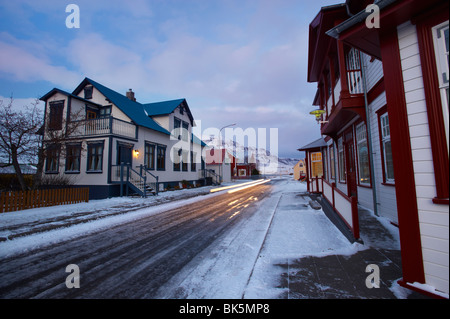 Una strada di Seyðisfjörður Affitto in Oriente fiordi, Islanda Foto Stock