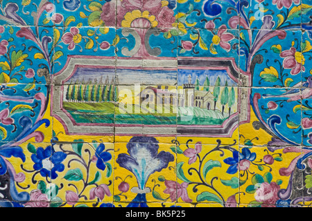 Piastrella ceramica dettaglio Golestan Palace a Teheran in Iran Foto Stock