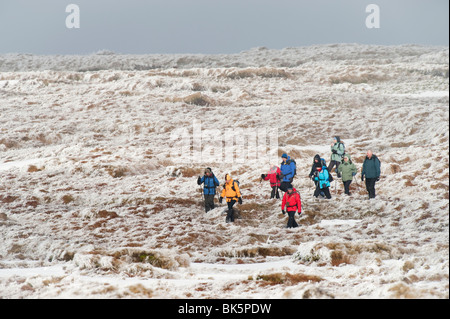 Gli escursionisti su Bleaklow, Peak District, Derbyshire, Regno Unito Foto Stock