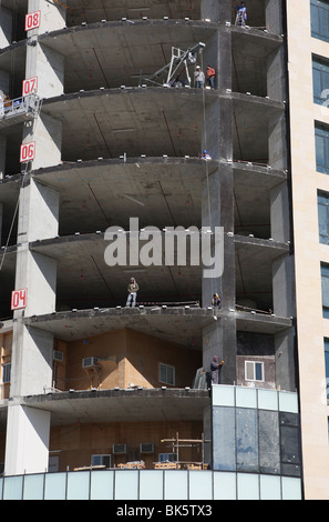 Alto edificio sito in costruzione a Doha / Qatar Foto Stock