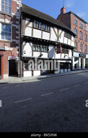 Il Re della testa public house,situato in fondo alla Mardol,Shrewsbury nella contea di Sropshire,Inghilterra. Foto Stock