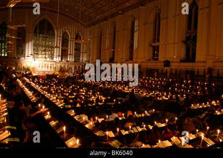 Celebrazione della Messa di Natale nella cattedrale di Calcutta, Calcutta, West Bengal, India, Asia Foto Stock