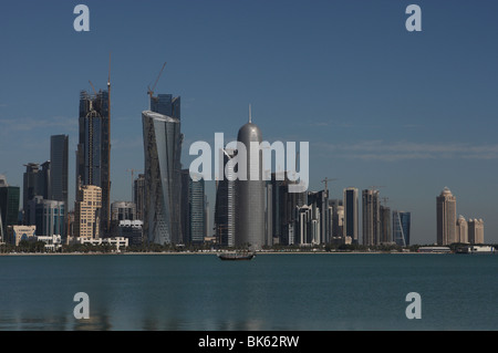 Skyline, West Bay District, Doha, Qatar, Medio Oriente e Asia Foto Stock