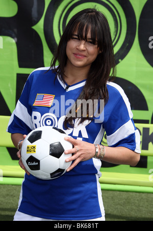 MICHELLE RODRIGUEZ ROCK N GOL MTV TR3S INAUGURA LA COPPA DEL MONDO TV SPECIAL CARSON LOS ANGELES CA USA 31 Marzo 2010 Foto Stock