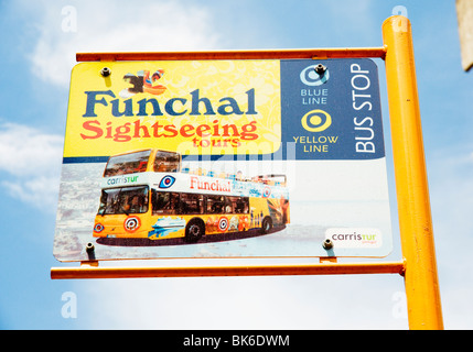 Una fermata del bus turistico sign in Funchal, Madeira Foto Stock