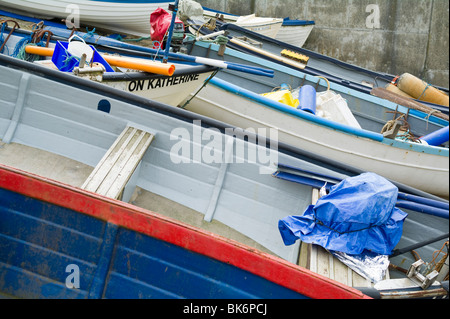 Barche da pesca su uno scalo a Sheringham Norfolk Foto Stock