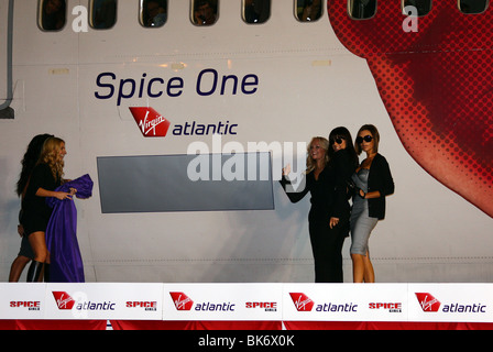 SPICE GIRLS SPICE GIRLS VIRGIN ATLANTIC PIANO SPICE UNO DALL'AEROPORTO DI LOS ANGELES CALIFORNIA USA 12 Dicembre 2007 Foto Stock