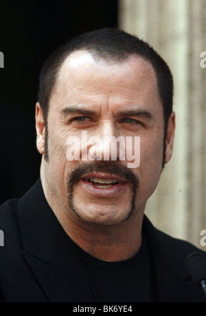 JOHN TRAVOLTA MICHAEL D. EISNER Hollywood Walk of Fame HOLLYWOOD LOS ANGELES STATI UNITI D'AMERICA 25 Aprile 2008 Foto Stock