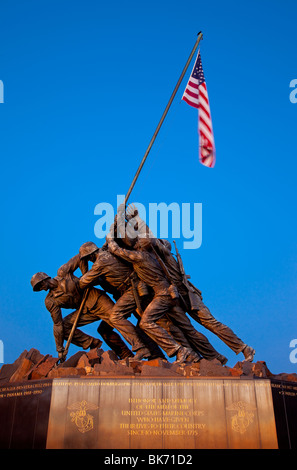 Sunrise all'Iwo Jima Memorial vicino al Cimitero Nazionale di Arlington, Arlington Virginia STATI UNITI D'AMERICA Foto Stock