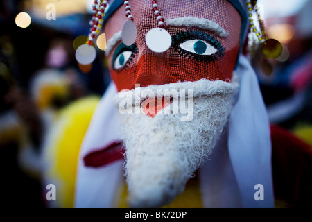 Un ballerino Chinelo esegue durante i festeggiamenti del carnevale in Tlayacapan, Messico Foto Stock