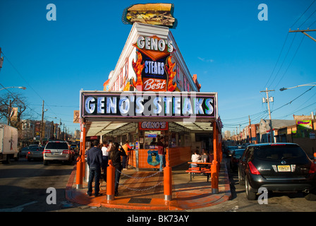 Geno's bistecche cheese steak restaurant in South Philly in Philadelphia, PA Mercoledì, 31 marzo 2010 (© Richard B. Levine) Foto Stock