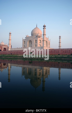 Fotografia Mahal Thai fatto su un fronte fiume Jamuna bank prima del tramonto . Foto Stock