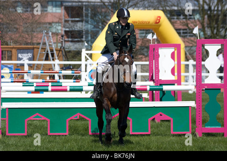 Coppa del mondo di pentathlon serie show jumping event Medway Park Gllingham Kent Foto Stock