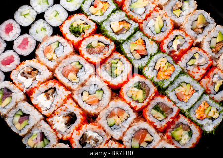 I sushi giapponesi le bobine. Vista da sopra. Foto Stock