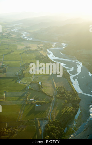 Marlborough, vista aerea di Wairau River sul tramonto Foto Stock