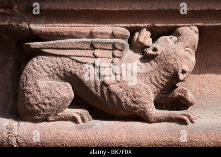 Leone alato Gargoyle a Chester Cathedral, Cheshire, Regno Unito Foto Stock