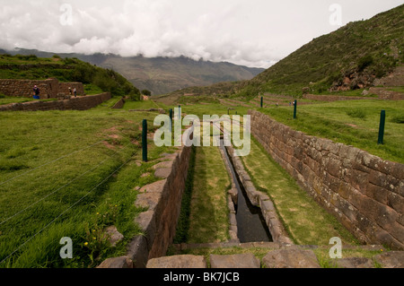 Tipon che era parte di un royal hacienda appartenenti alla Inca Yahuar Huaca situato vicino a Cusco, Perù Foto Stock