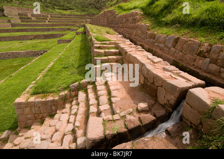 Tipon che era parte di un royal hacienda appartenenti alla Inca Yahuar Huaca situato vicino a Cusco, Perù Foto Stock