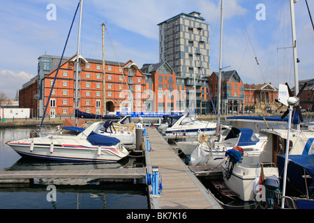 Aperto nel 2000, Ipswich Haven Marina è il pluripremiato 250 ormeggi di impianto situato nella darsena del porto di Ipswich. Foto Stock