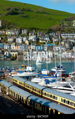 Treno, Dartmouth Harbour, Devon, Inghilterra, Regno Unito, Europa Foto Stock