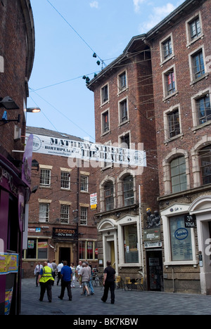 Matthew Street, sito originale del Cavern Club dove i Beatles prima riproduzione, Liverpool, Merseyside England Foto Stock