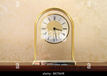 Carrello Mantelpiece orologio Foto Stock