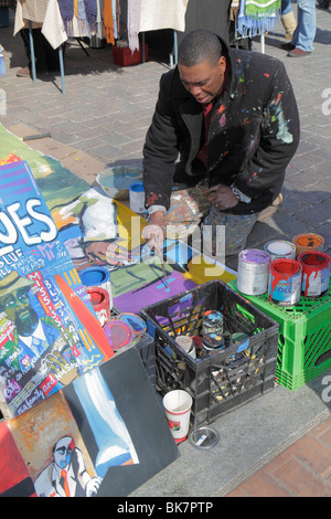 Washington DC,Historic Eastern Market,7th Street NE,chiosco,venditori venditori bancarelle stand mercato stand, acquirente di vendita,arte,pittura,Nero Foto Stock