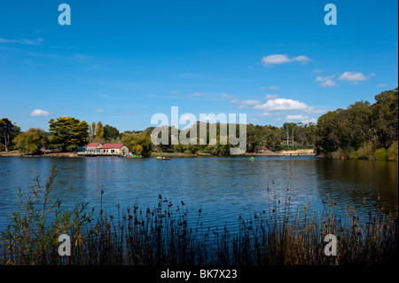 Il lago di Daylesford Victoria Australia è una popolare per la fuga di un week end e la regione termale. Foto Stock