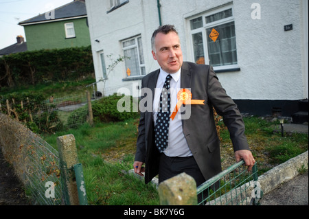 Mark Williams, il gruppo del Partito europeo dei liberali democratici candidato nella circoscrizione Ceredigion 2010 campagna elettorale, Aberystwyth Wales UK Foto Stock