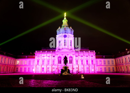 L'Europa, Germania, Berlino, Schloss Charlottenburg (Castello di Charlottenburg), illuminata di notte Foto Stock