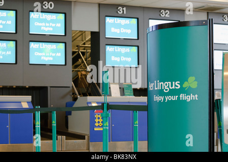 Aer Lingus banchi di check-in Foto Stock