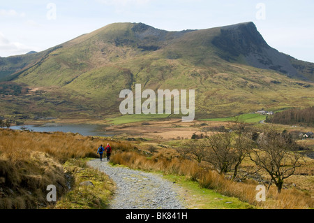 Mynydd Drws-y-coed e Y Garn (Nantlle Ridge) oltre Llyn-y-Gadair, Snowdonia, Galles del Nord, Regno Unito Foto Stock