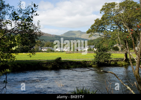 Beddgelert e Nantlle Ridge in Snowdonia Foto Stock