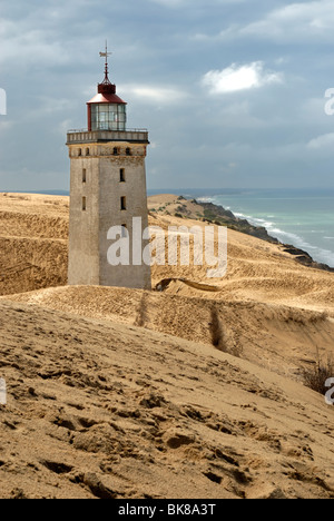 Faro di Rubjerg Knude su una duna errante, Jammerbugt, Hjoerring, Nord Jutland Occidentale, Vendsyssel, Danimarca, Scandinavia, e Foto Stock