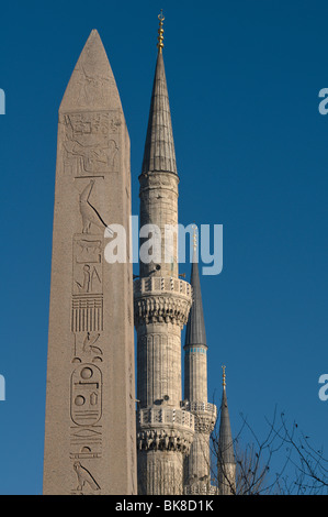 La moschea di Sultanahmet e obelisco,istanbul, Turchia Foto Stock