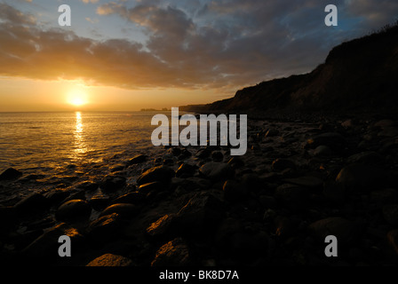 Tramonto sulla spiaggia, spiaggia naturale sul faro di Buelk, Kiel Bay, Mar Baltico, SCHLESWIG-HOLSTEIN, Germania, Europa Foto Stock