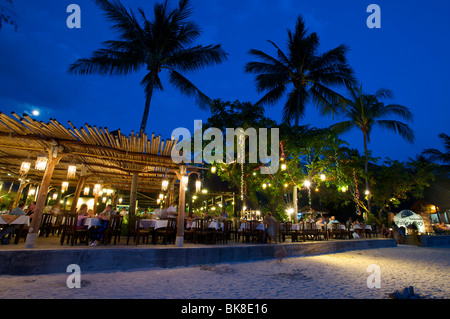 Ristorante a Ray Leh West Beach, Krabi, Thailandia, Asia Foto Stock