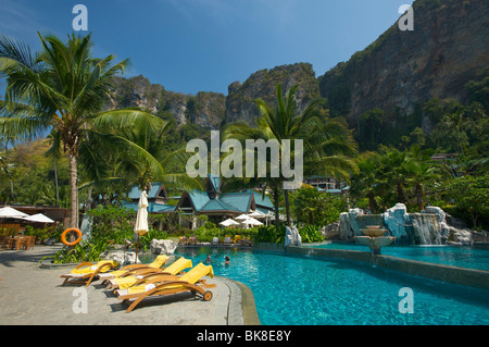 La piscina del Centara Resort, Krabi, Thailandia, Asia Foto Stock