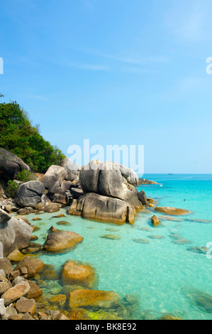 Costa rocciosa a Coral Cove, Ko Samui, Tailandia, Asia Foto Stock