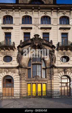 Particolare della facciata della Stazione Centrale ((Hlavni nadrazi), Praga, Repubblica Ceca Foto Stock