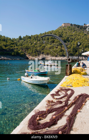 Assos, Cefalonia - uno dei più belli villaggi costieri in Grecia Foto Stock